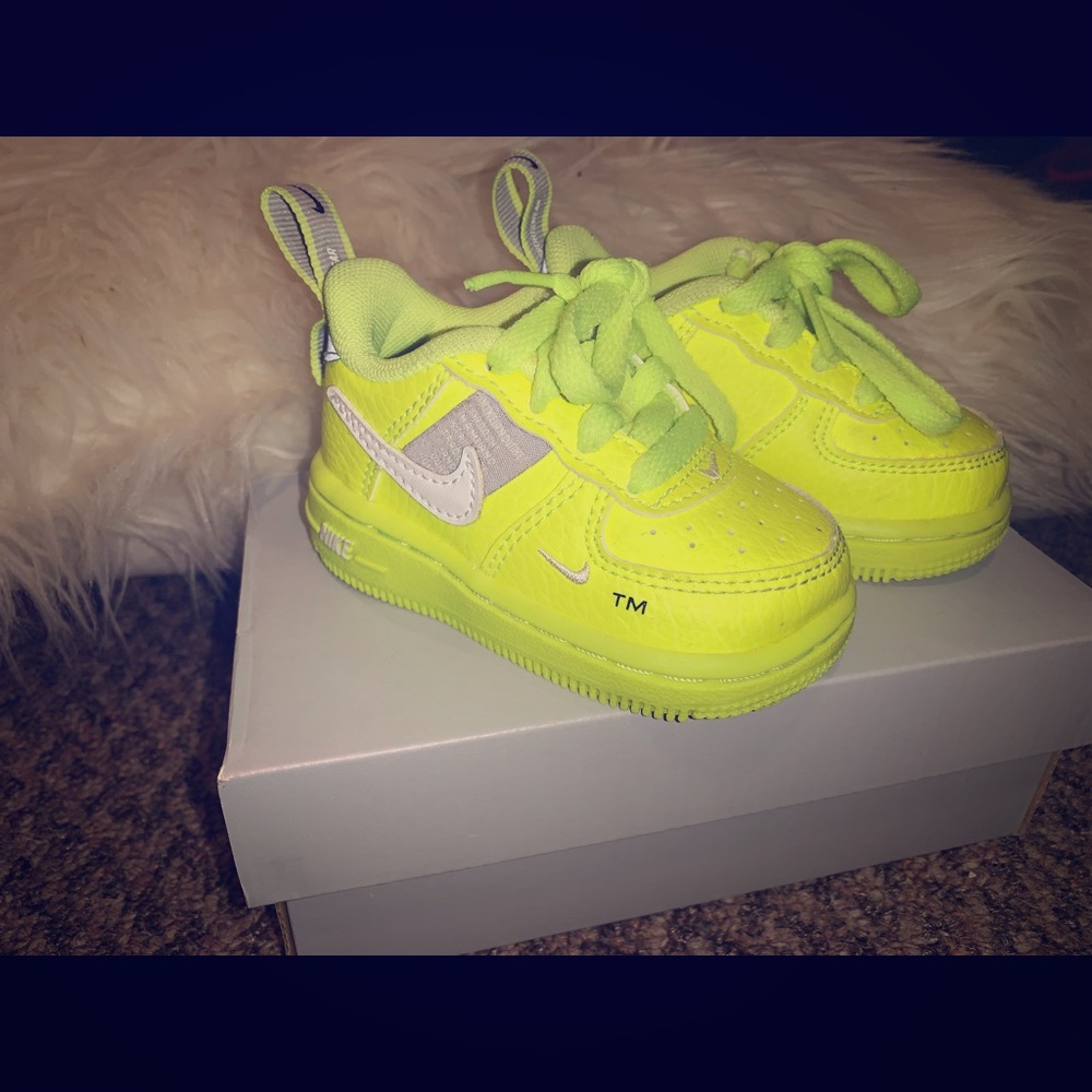 Nike shoes (toddlers)